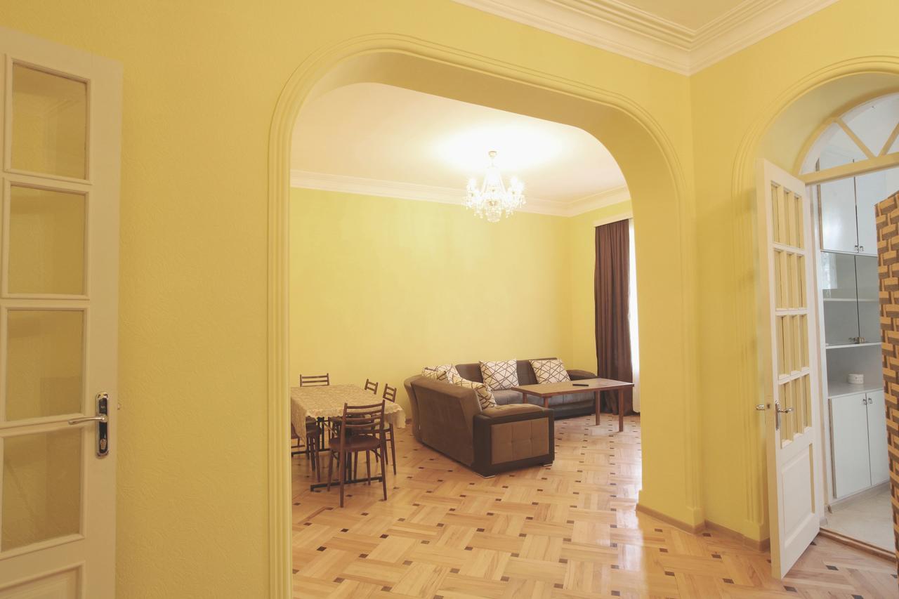 Apartment At Stalin House Tbilisi Luaran gambar